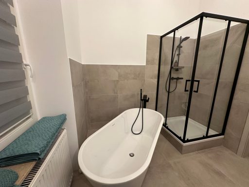 Bad Dusche Badewanne